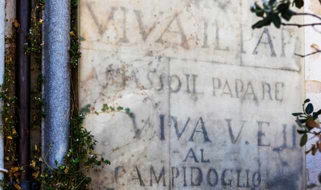 Le antiche scritte clandestine sui muri di Bitonto: Cos il popolo faceva sentire la sua voce